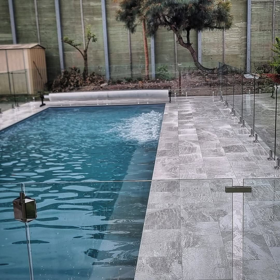 glass pool fence